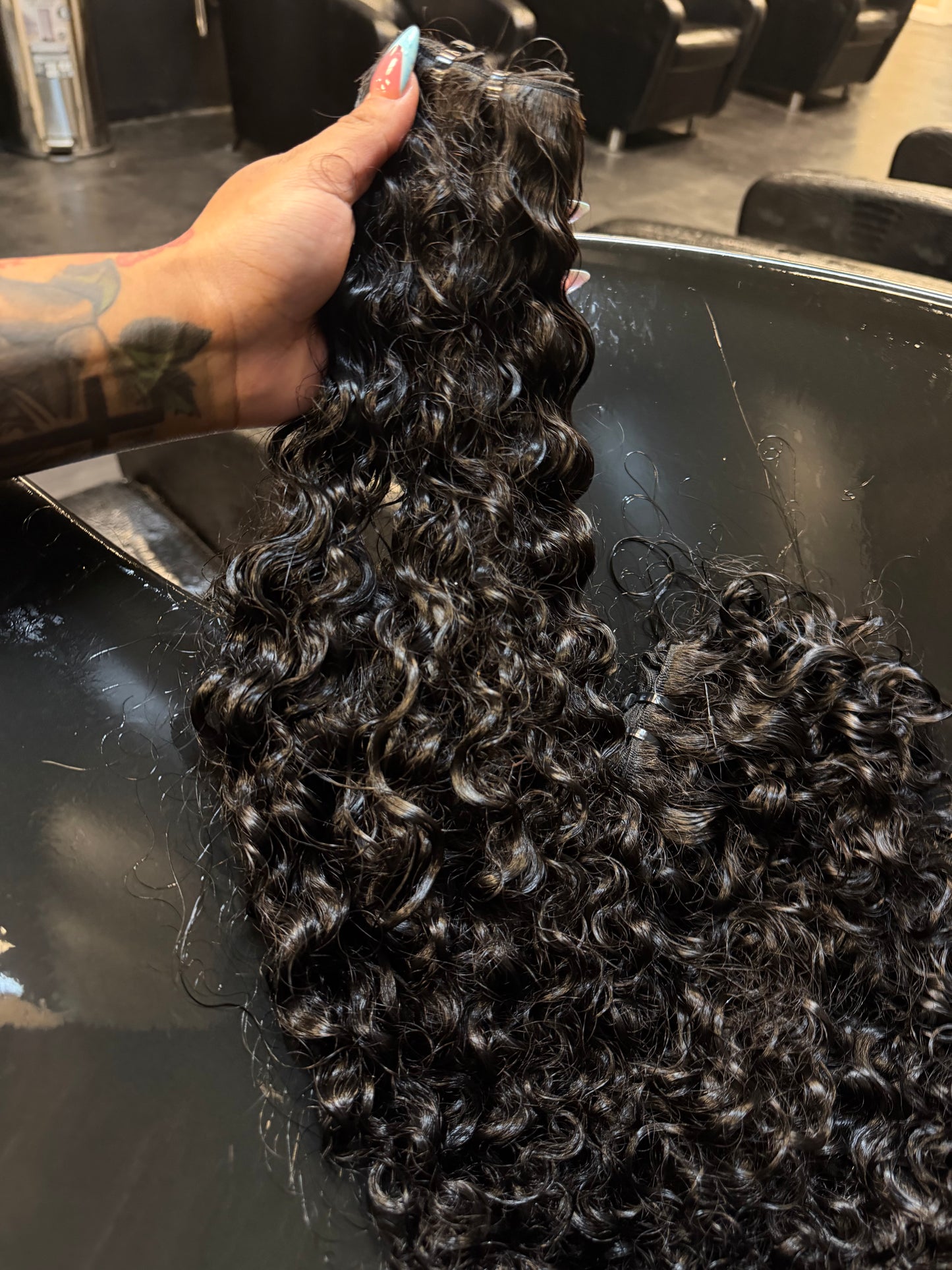 RAW CURLY BUNDLES